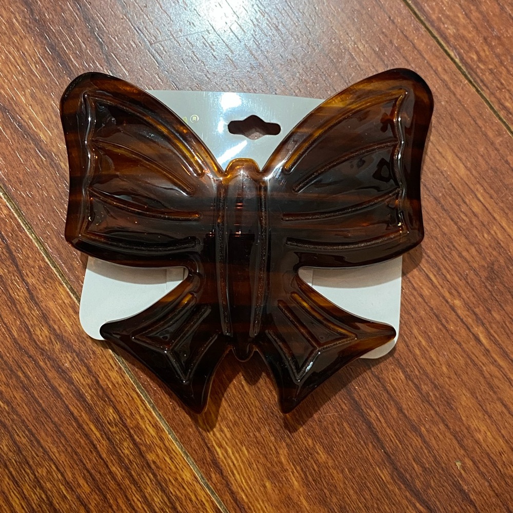 Brown butterfly hair clip
